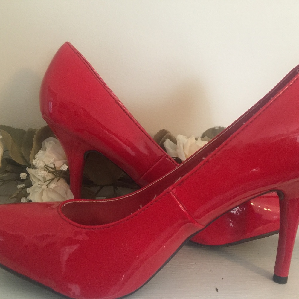 Red kitten heels Mossimo  New size 11shoes
